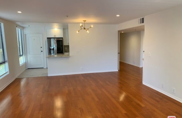 10307 Missouri Ave - 10307 Missouri Avenue, Los Angeles, CA 90025