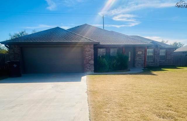 5025 OLIVIA LANE - 5025 Olivia Lane, Wichita Falls, TX 76310