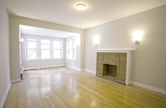 2627 North Ridgeway Avenue Gallery 2