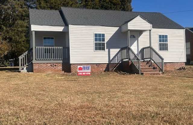 ****READY TO MOVE IN**** - 626 West Center Street, Lexington, NC 27292