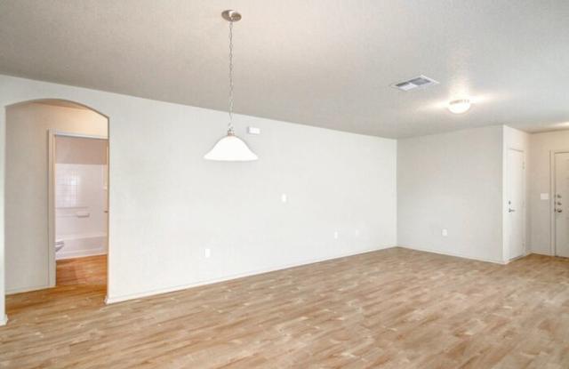 7606 Cypress Vine Gallery 4
