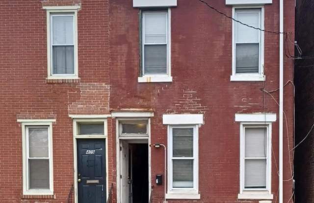 411 N MONTGOMERY STREET photos photos