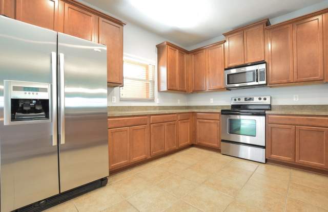 Spacious 4-Bedroom Town Home for Rent in Altamonte Springs, FL Gallery 3