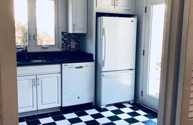 7208 VAN NESS COURT Gallery 3