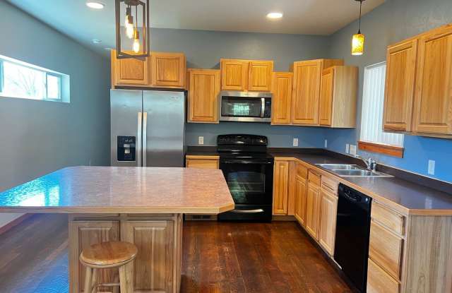 Well-Maintained 3-Bedroom Home with Attached Garage Gallery 1