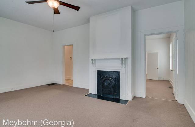 2001 Starnes Street Gallery 3