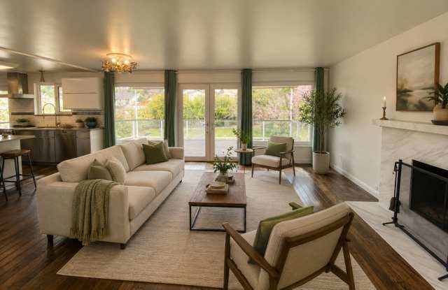 Bellevue Home ~ Newport Hills Gallery 1