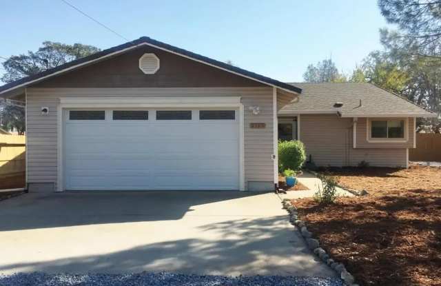 4 Bedroom home in North Redding Gallery 1