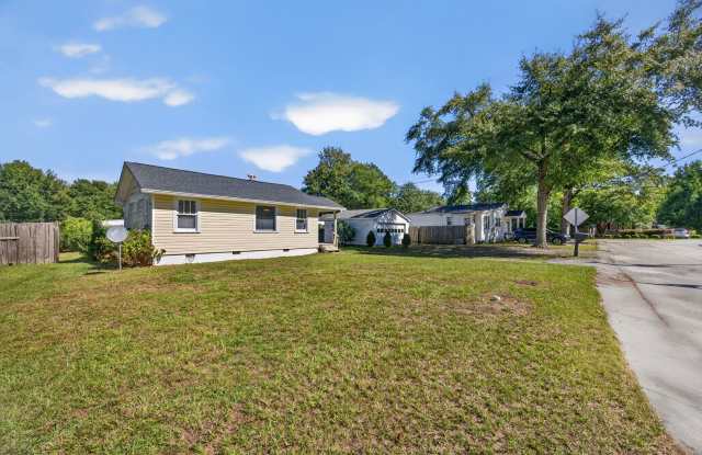 AVAILABLE NOW | FRESHLY UPDATED | MOVE-IN READY! Gallery 1