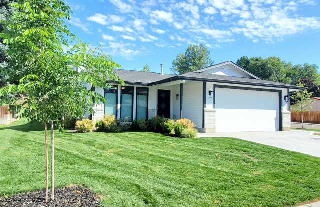 732 East Monarch Street photos photos