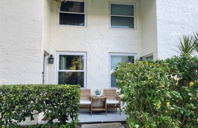 4304 LA RIVIERA Court Gallery 2