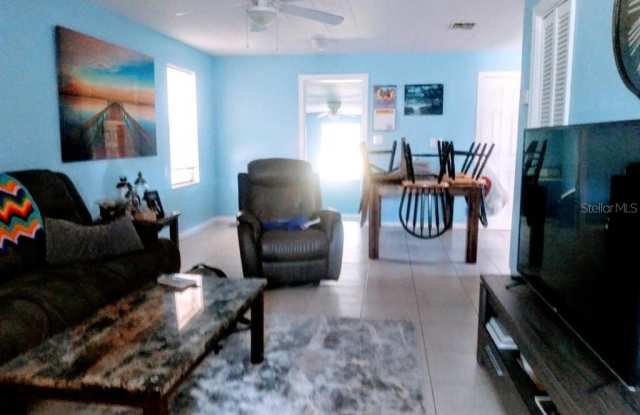 4215 57TH AVENUE N Gallery 2