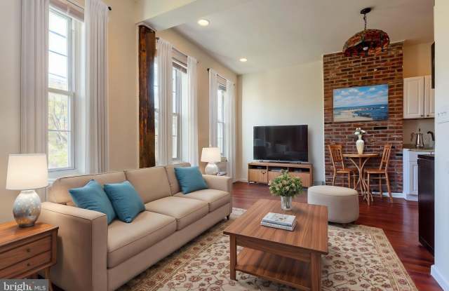 618 N 40TH STREET - 618 North 40th Street, Philadelphia, PA 19104