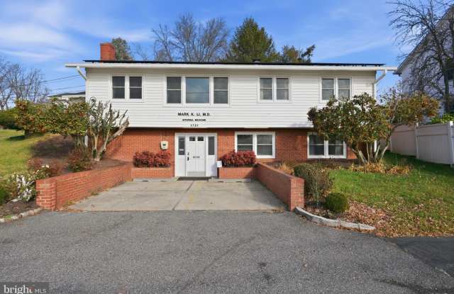 1721 UNIVERSITY Boulevard W photos photos