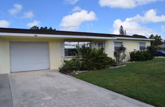 1881 SE Airoso Boulevard photos photos