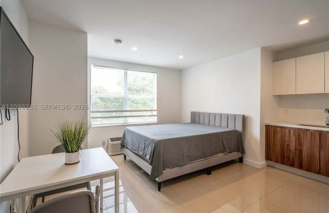 924 Marseille Dr photos photos
