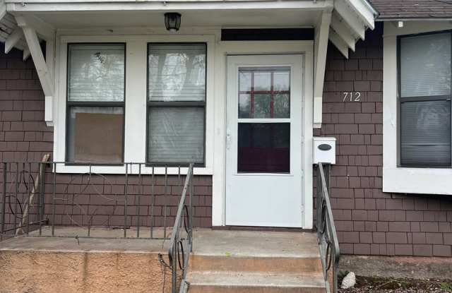 Cute 2 bedroom / 1 bathroom Duplex with Carport In Joplin Mo! Gallery 3