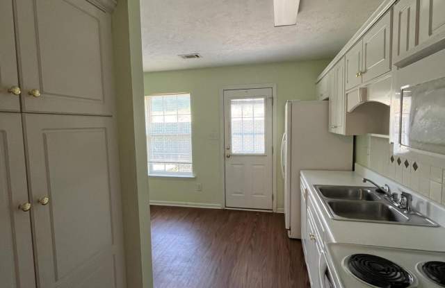 654 BROOK Trail Gallery 3
