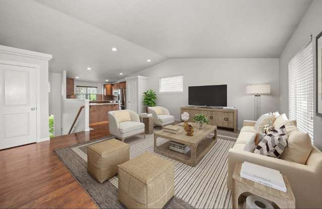 Furnished 4 Bedroom Home in Ponderosa Ridge Gallery 4