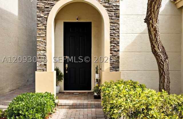 697 NE 193rd Ter Gallery 4
