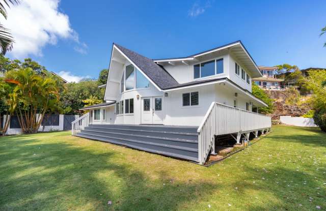 Kahala Home 5 bedroom 4 bath with Large Yard photos photos