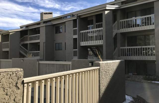 Spacious 1 bedroom apartment for rent at the Seasons in South Boulder! photos photos