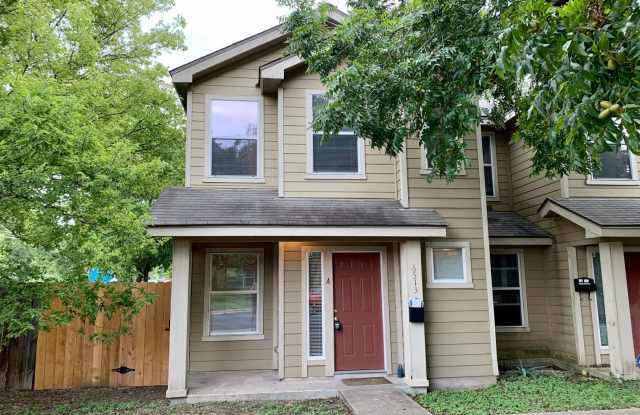 Lovely 3 bedroom, 2.5 bathroom Duplex in Austin!!! photos photos
