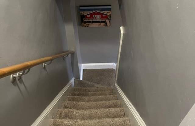 Lovely Hampden EOG 2bd/2ba Rowhome w CAC & W/D! Available now Gallery 3