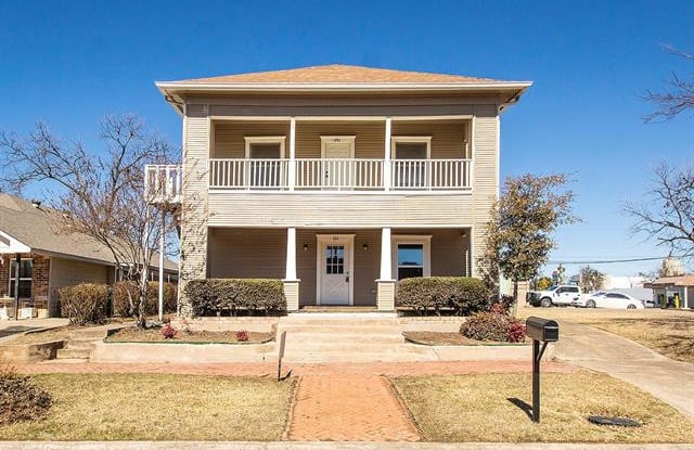 705 W Chestnut - 705 West Chestnut Street, Denison, TX 75020