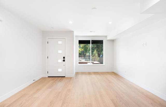 Brand-New 3BD, 3.5BA Wheat Ridge Townhome with Optional Studio Gallery 3