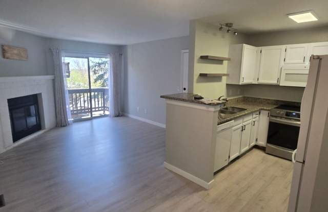 Cozy Condo in Great Location Gallery 3