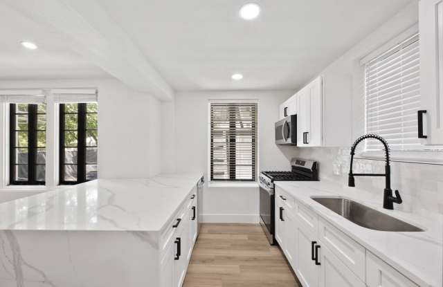 2808 San Pedro St photos photos