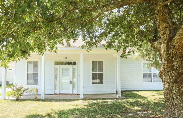 Cute 3 Bedroom home photos photos
