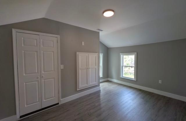 Carnegie - 2 BR Single Family Home Gallery 3