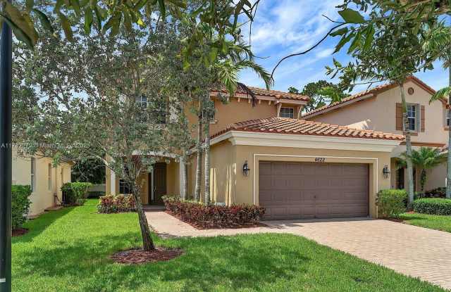 4622 Capital Dr photos photos