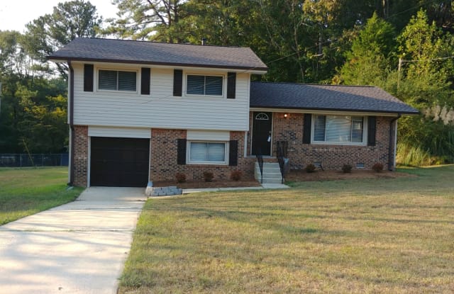 135 Meadowview Dr - 135 Meadowview Drive, Tyrone, GA 30290