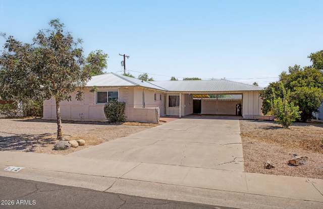 712 W PARKWAY Boulevard photos photos