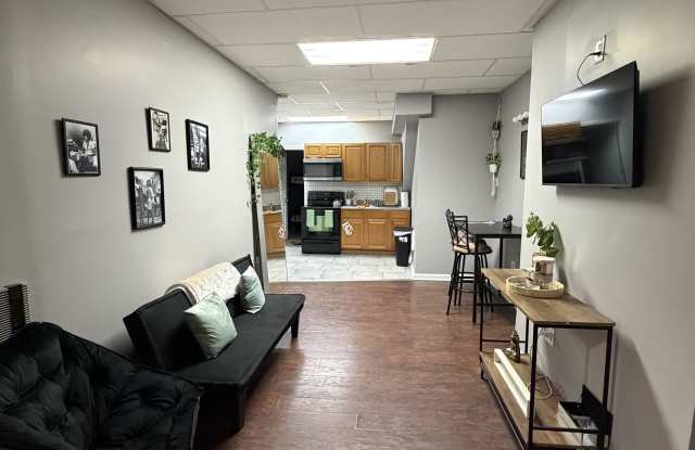3006 West Cumberland Street Gallery 1