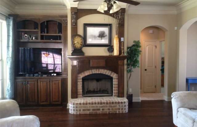 915 Royal Gallery 4