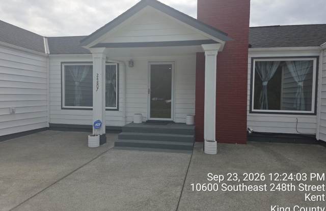 Large, Light and bright 3 bedroom home, 2 bathrooms, corner lot rambler on Kent's East Hill -RENT $2995.00 Gallery 3