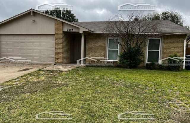 7537 Parkwood Lane - 7537 Parkwood Lane, Fort Worth, TX 76133