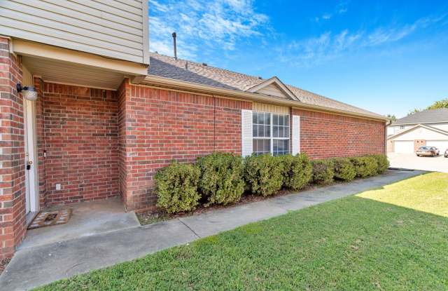 Updated 3-bedroom 2 bath home in Fayetteville!! Centrally Located!! photos photos