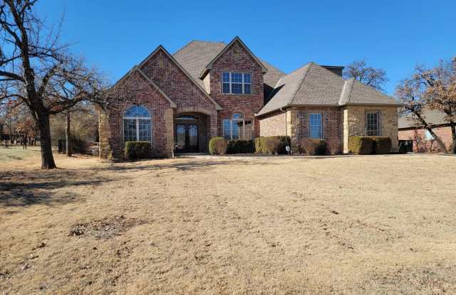 Beautiful 4 Bedroom 3.5 Bathroom Home + Bonus Room + Office photos photos