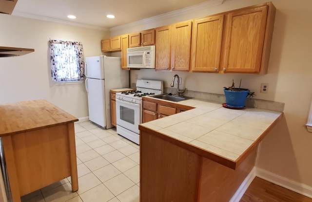 3202 Cedarhurst Rd, Baltimore, MD 21214 Gallery 3