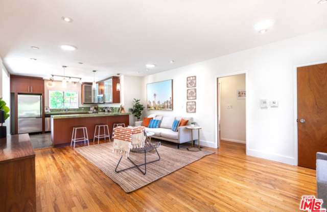 3307 FLOYD Terrace Gallery 4
