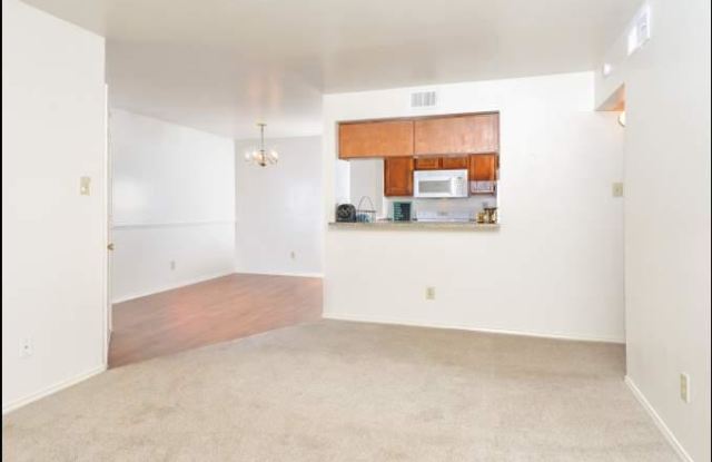 2658 Thousand Oaks Dr Gallery 4