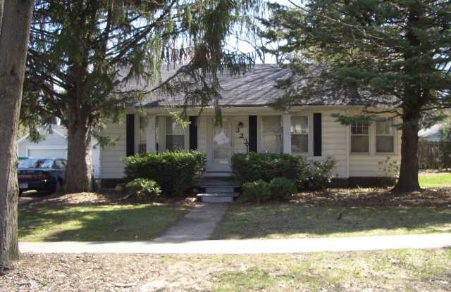 323 N. Ward - 323 North Ward Street, Macomb, IL 61455