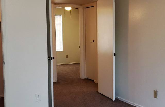 7014 S 45th Pl Gallery 3