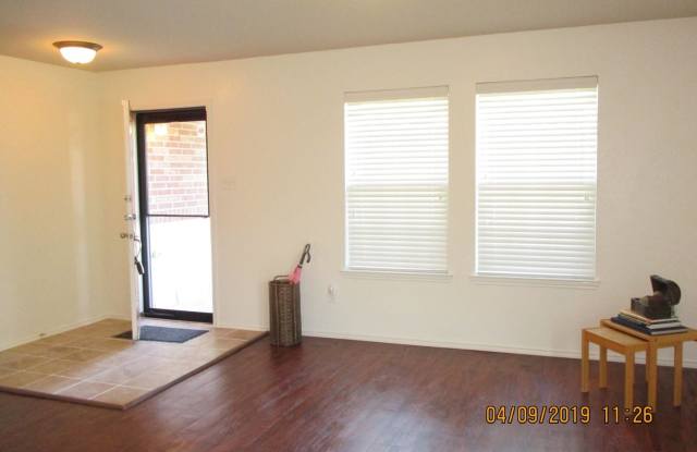 2424 Clairborne Drive Gallery 3