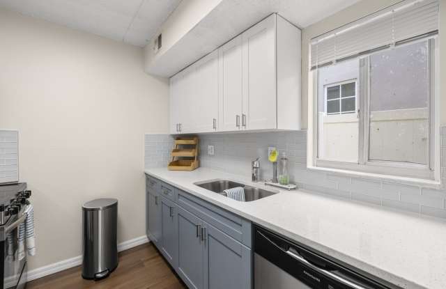 3206 West Azeele Street - 1 Gallery 3